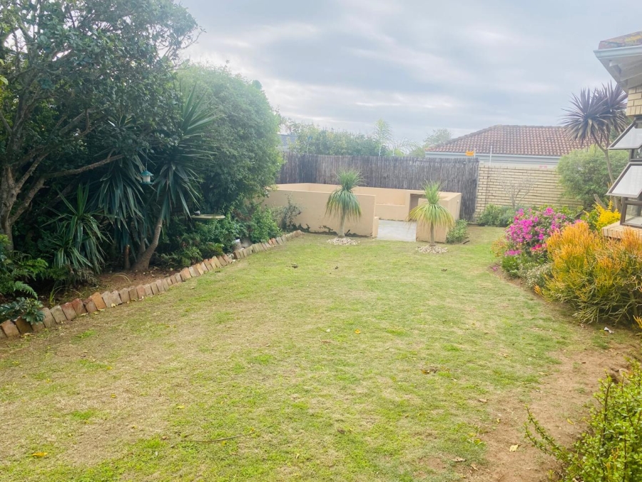 4 Bedroom Property for Sale in Summerstrand Eastern Cape